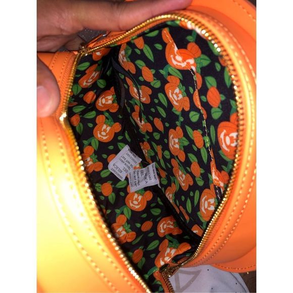 Loungefly NWT Disney Glow Face Minnie Pumpkin HALLOWEEN Backpack Purse - Picture 12 of 14
